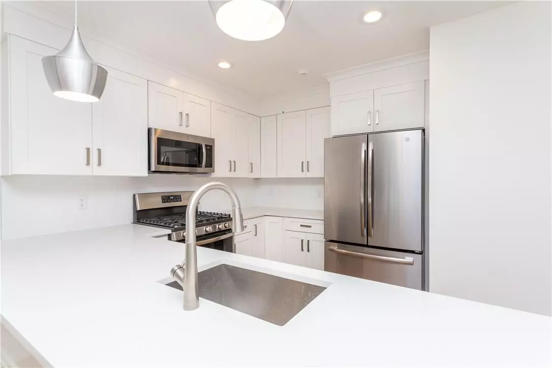 White Plains, NY 10606,121 Fisher AVE #14