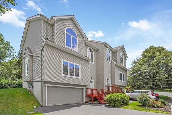 1 Cliffside CT, Highland Mills, NY 10930