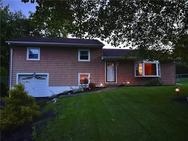 New Windsor, NY 12553,37 Harth DR