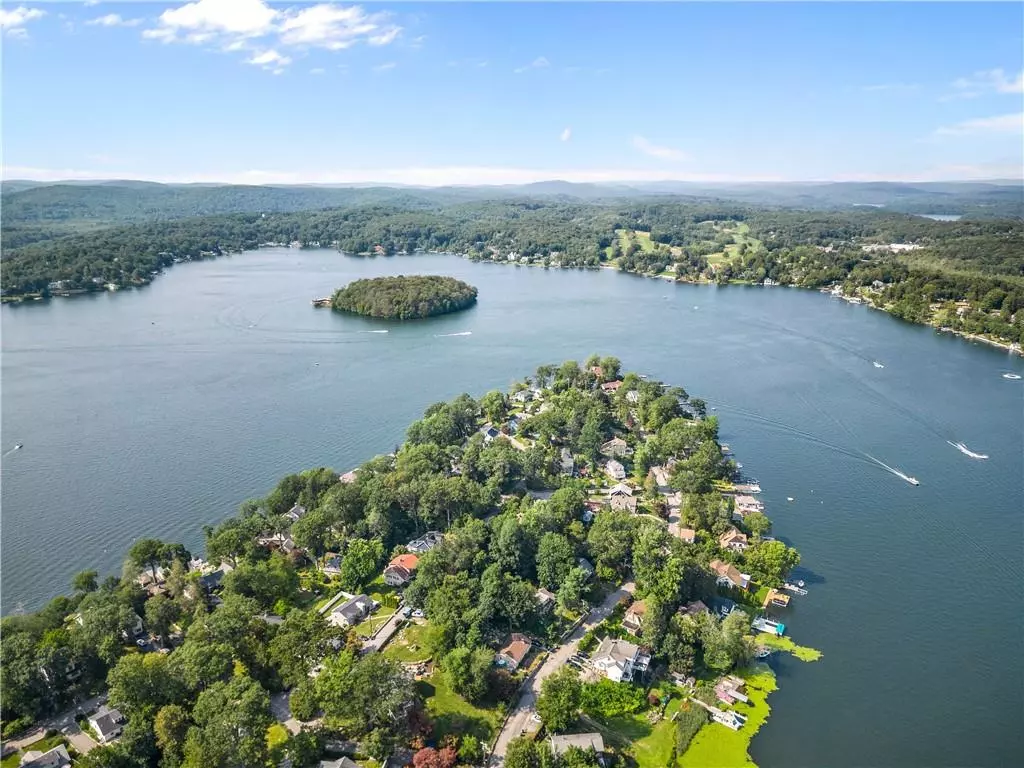 Mahopac, NY 10541,23 Sycamore RD