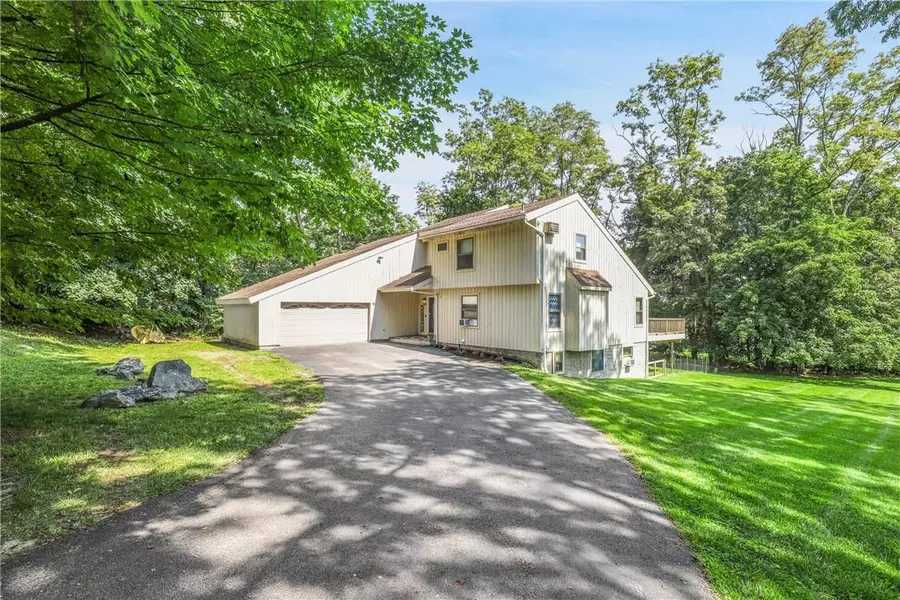 8 Cornelius LN, Baldwin Place, NY 10505