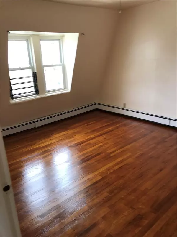 Yonkers, NY 10703,26 Vineyard AVE