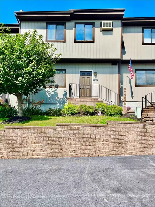 7502 Chelsea Cove DR #7502, Hopewell Junction, NY 12533