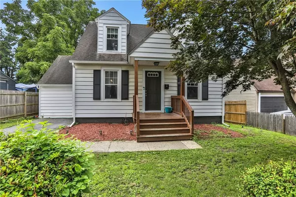 32 Lindbergh PL, Poughkeepsie, NY 12603