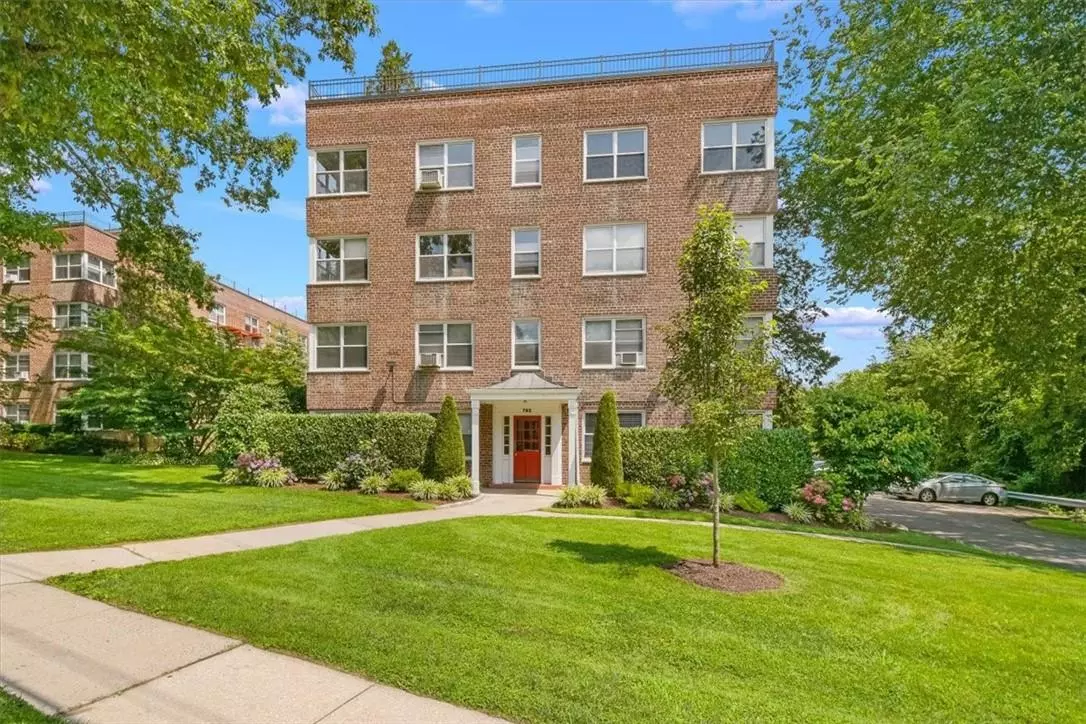 Bronxville, NY 10708,793 Palmer RD #3E