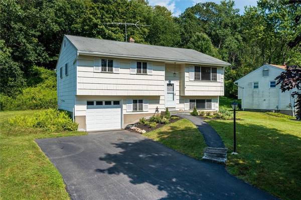 651 Garth CT, Yorktown Heights, NY 10598