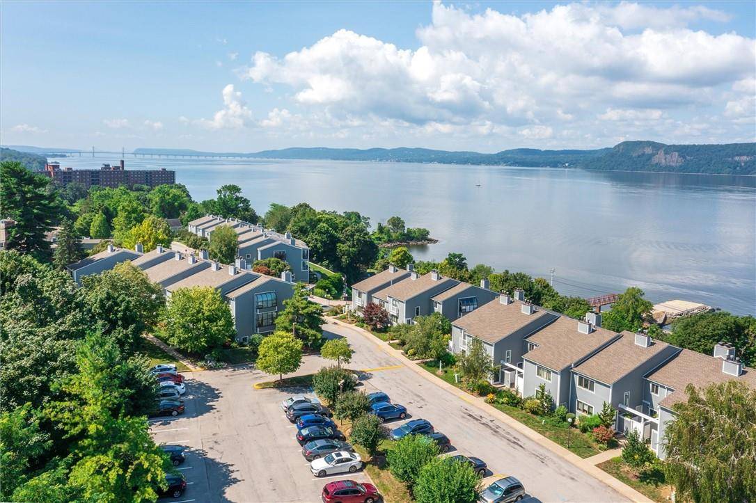 57 Hudson Point LN, Ossining, NY 10562