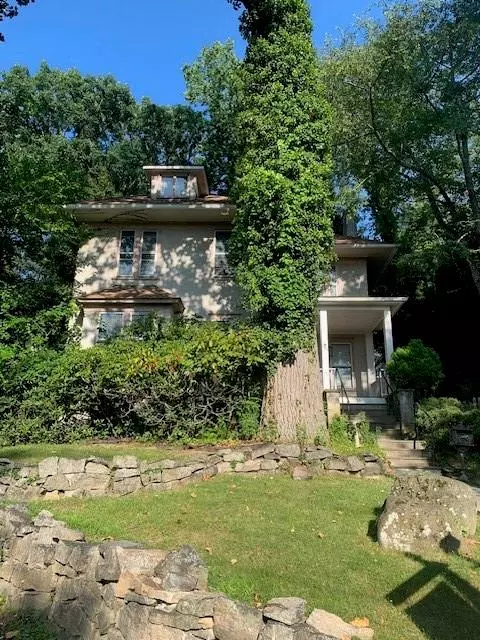 Dobbs Ferry, NY 10522,36 Bellair DR