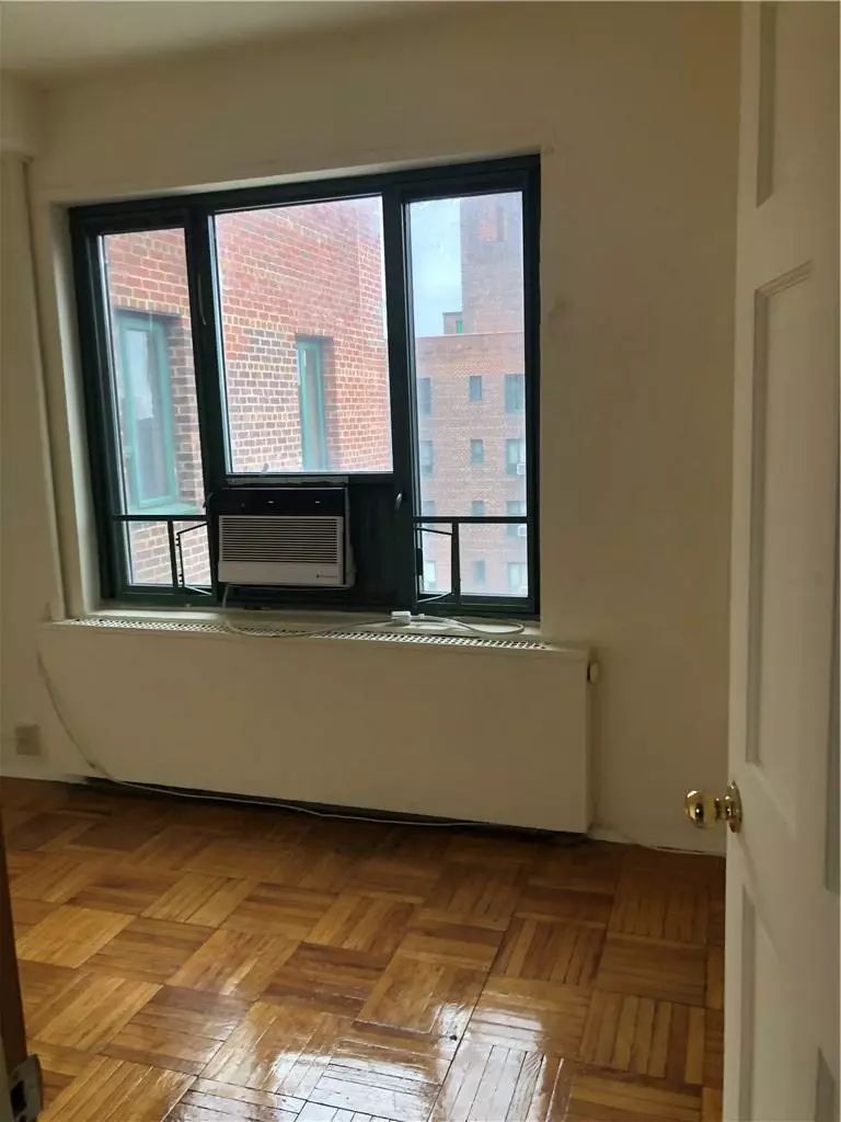 Bronx, NY 10462,1469 West AVE #8F