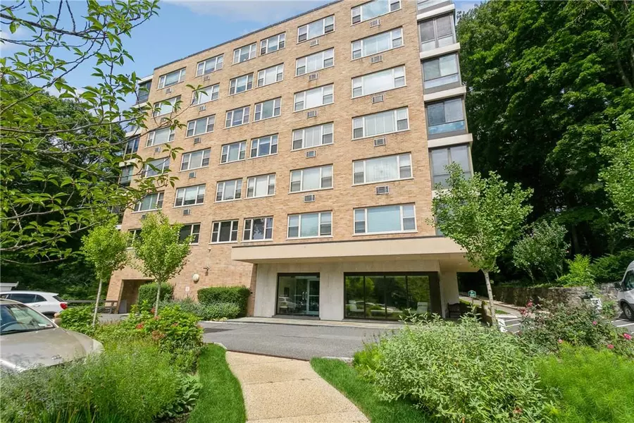 72 Pondfield RD #4H, Bronxville, NY 10708