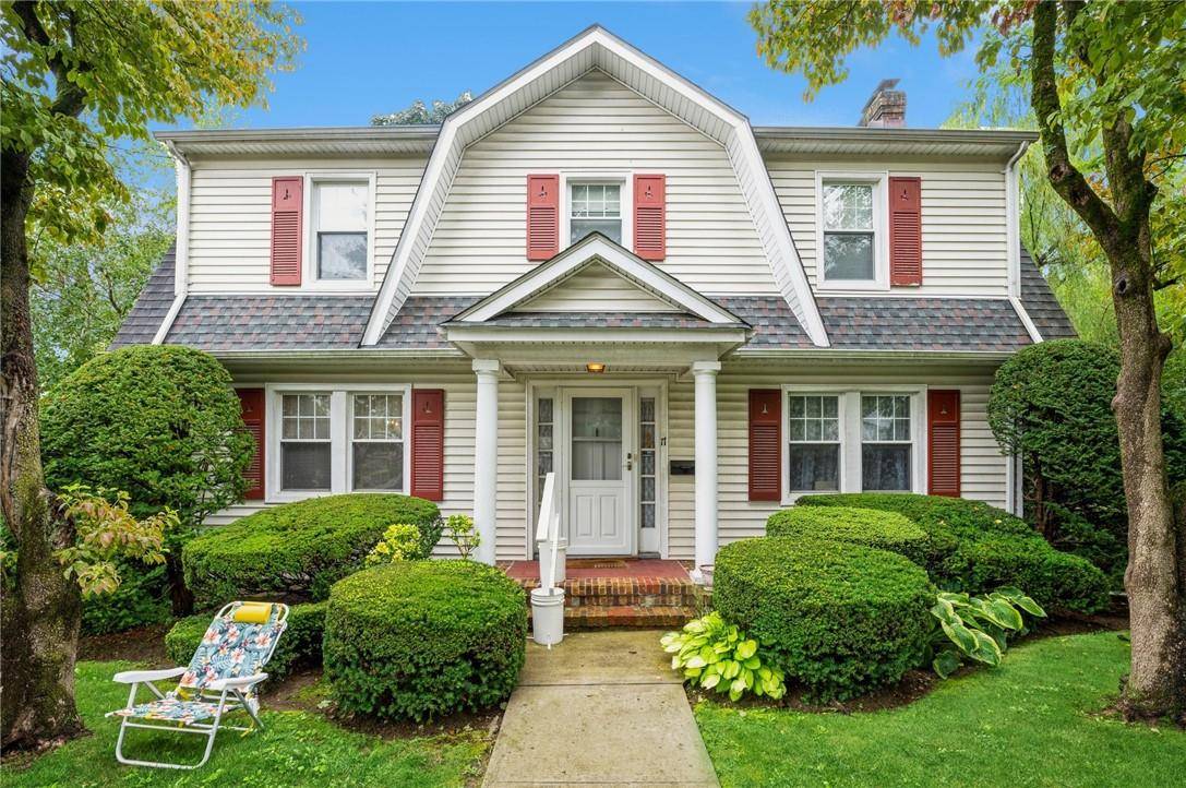 17 Kinross PL, Yonkers, NY 10703