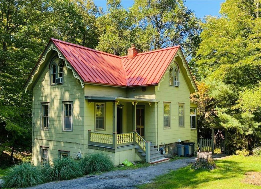 10 Maple RD, Cornwall On Hudson, NY 12520