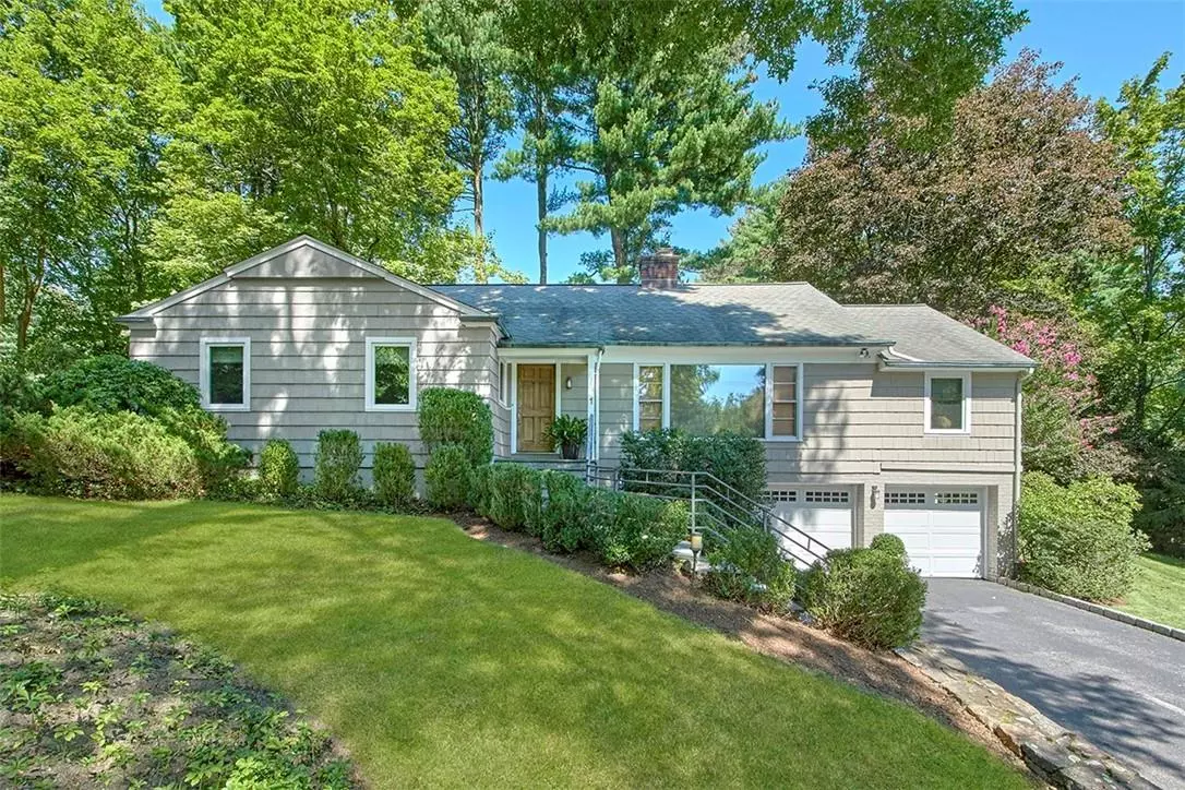 Chappaqua, NY 10514,1 Valley View RD