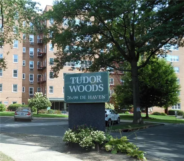 98 DeHaven DR #1D, Yonkers, NY 10703