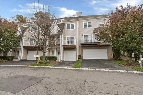 102 Crystal Hill DR, Pomona, NY 10970