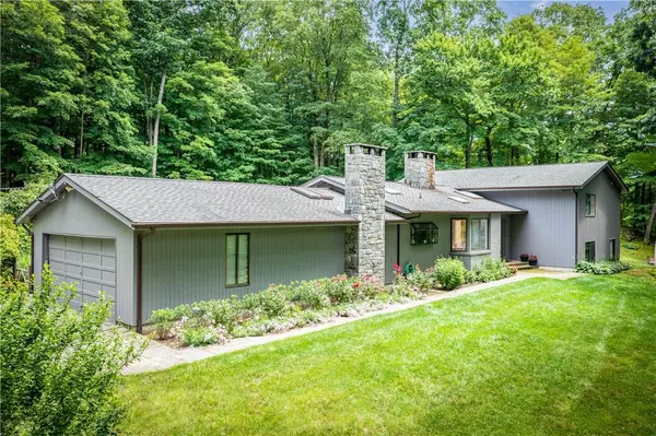 11 Tatomuck RD, Pound Ridge, NY 10576