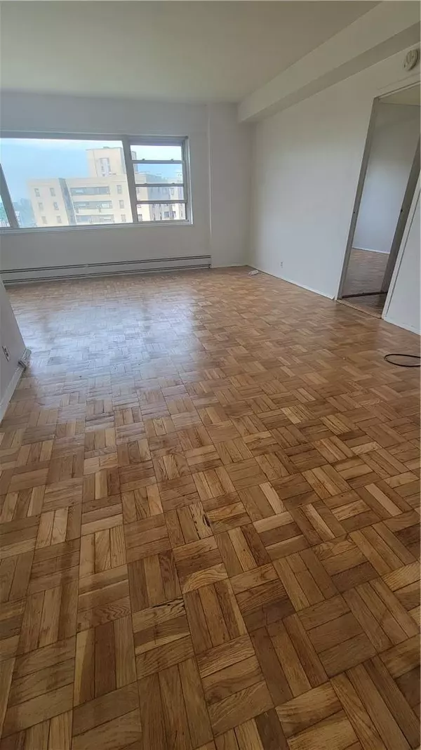 Bronx, NY 10468,8 Fordham Hill OVAL #16A