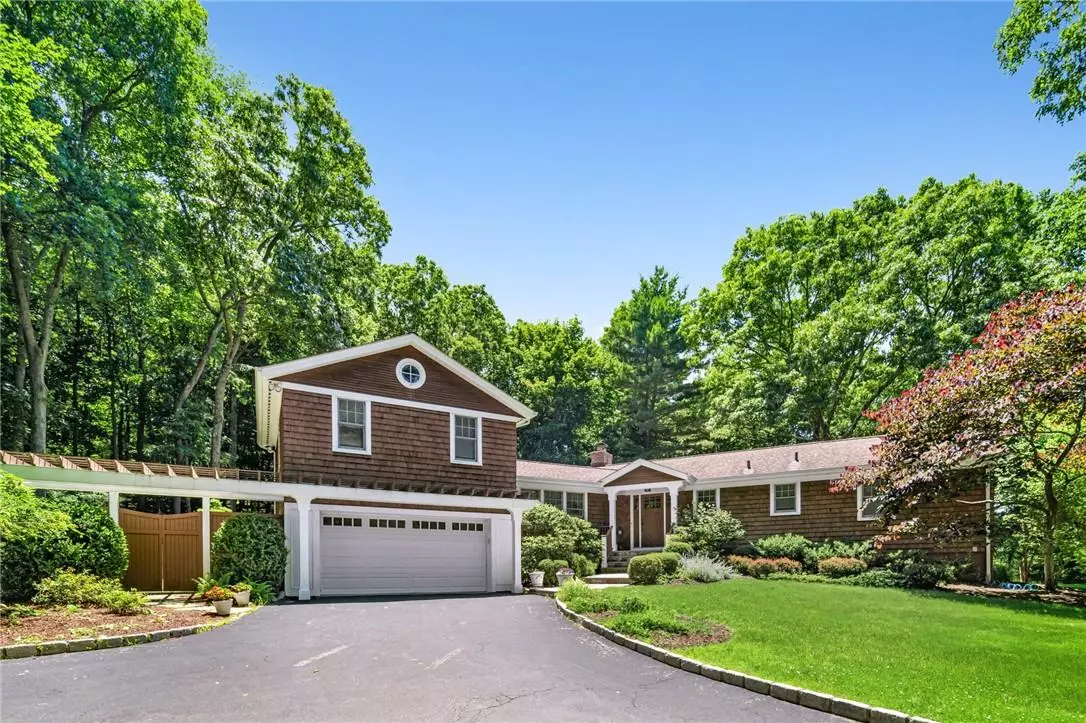 Chappaqua, NY 10514,67 Cross Ridge RD