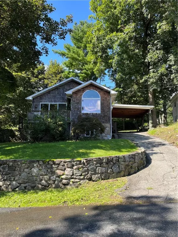 Putnam Valley, NY 10579,37 Lakeview DR