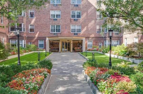 120 E Hartsdale AVE #1E, Hartsdale, NY 10530