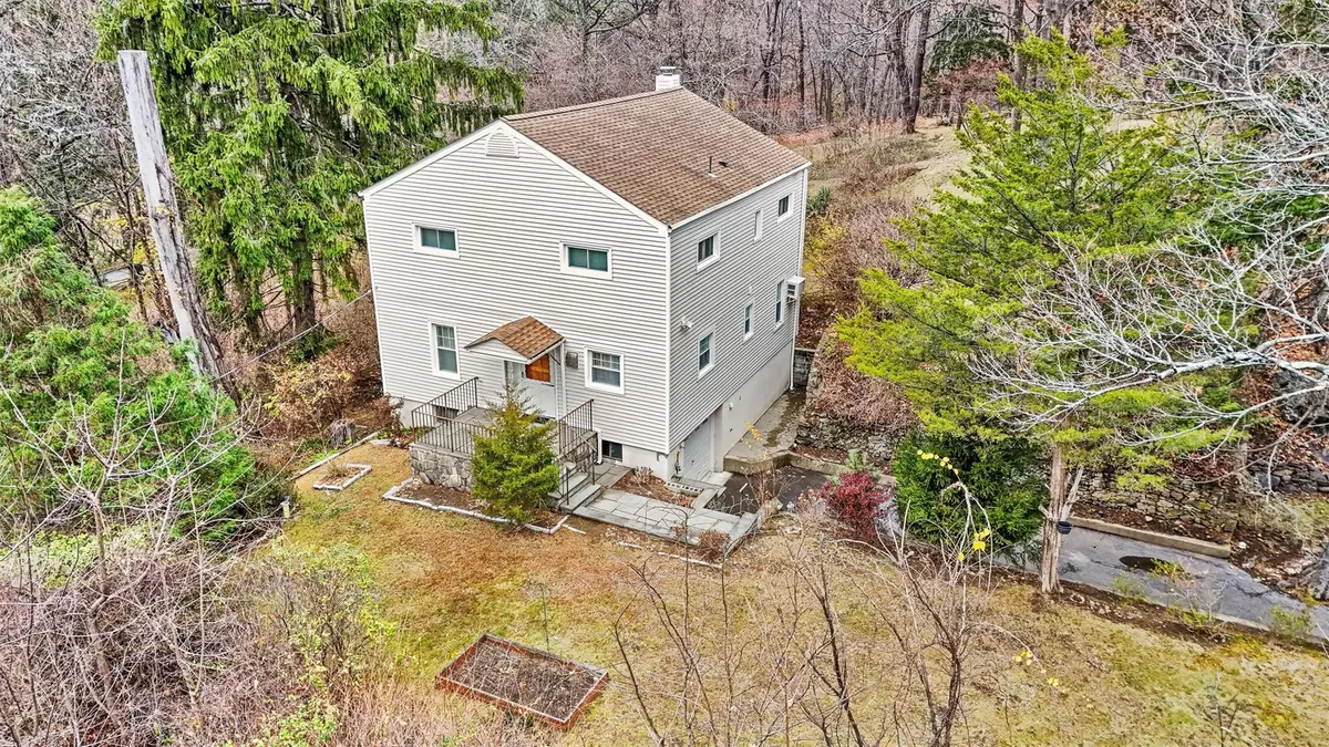 Ossining, NY 10562,191 Cedar LN