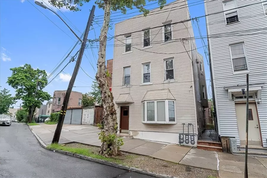 1828 Unionport RD, Bronx, NY 10462