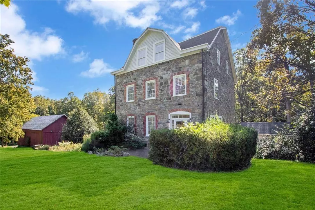 Cornwall, NY 12518,375 Angola RD