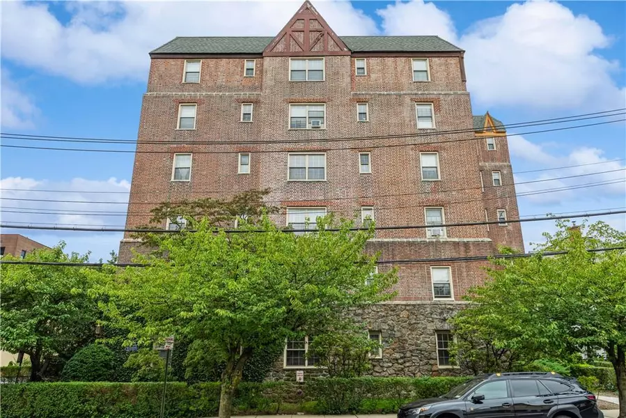 155 Centre AVE #4F, New Rochelle, NY 10805