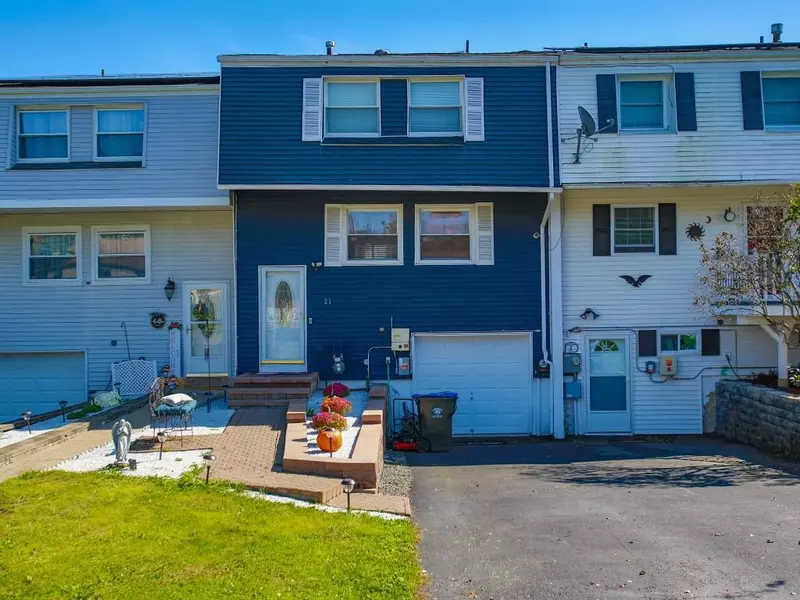 21 Old Anvil LN, Middletown, NY 10940