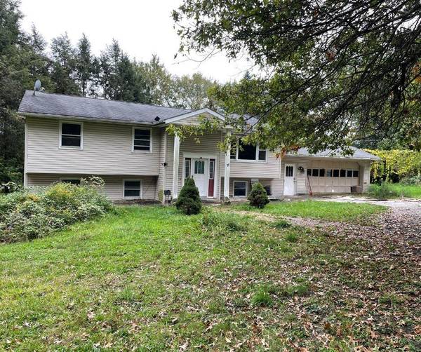 75 Winchell DR, Rock Tavern, NY 12575