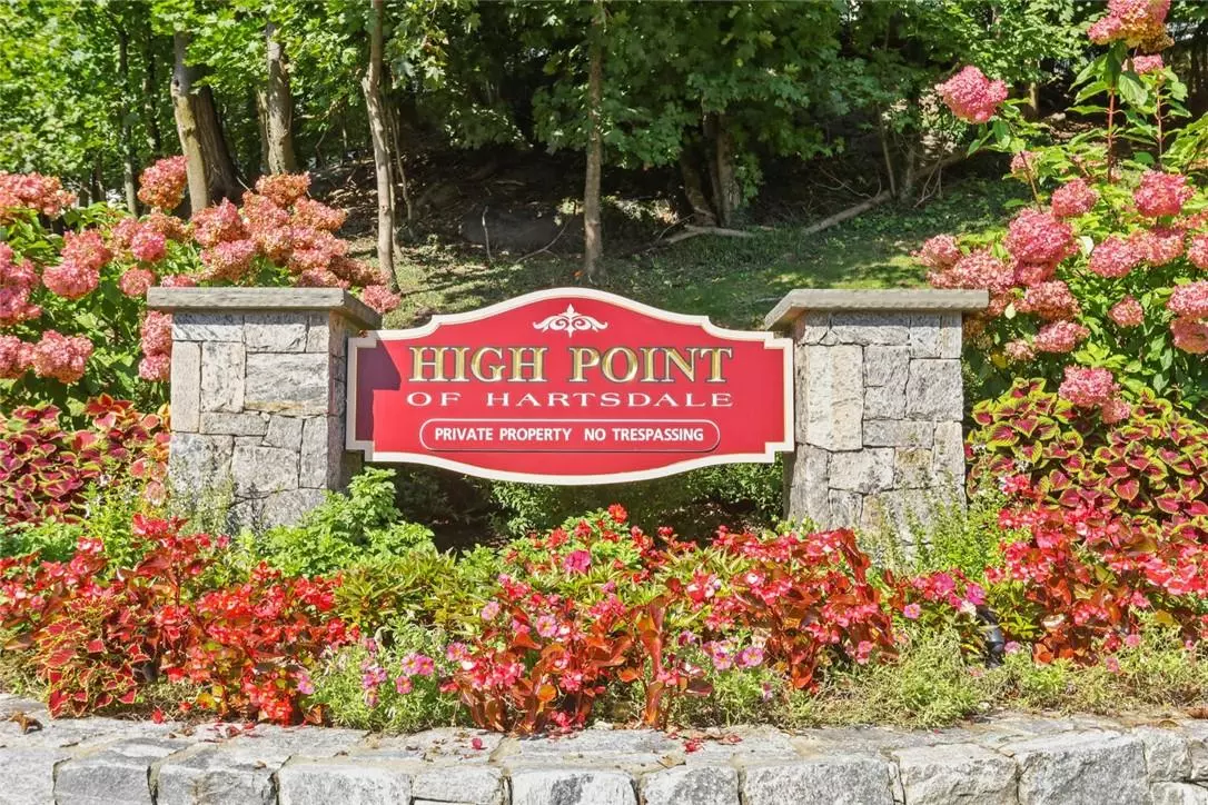 Hartsdale, NY 10530,500 High Point DR #PH3