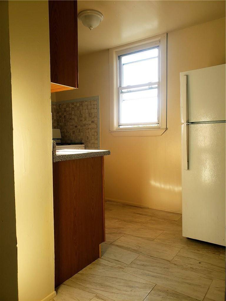 28 S 11th AVE, Mount Vernon, NY 10550