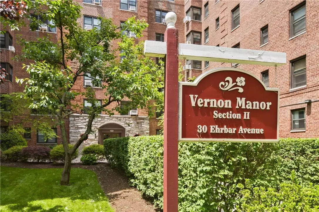 Mount Vernon, NY 10552,30 Ehrbar AVE #401