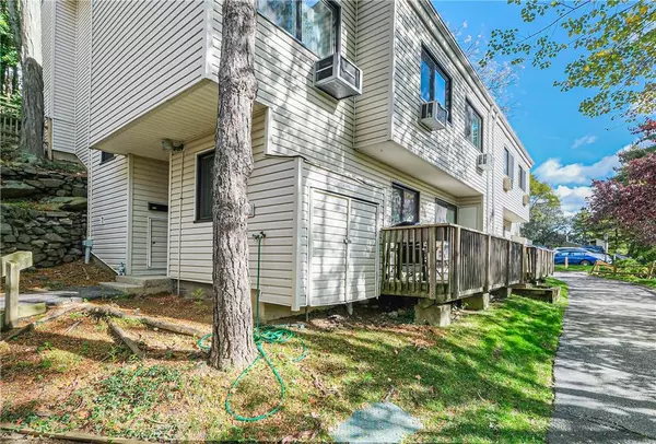 31 Hillside TER #C, White Plains, NY 10601