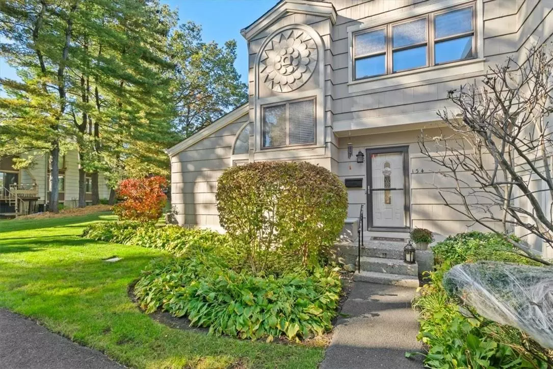 Nanuet, NY 10954,154 Branchwood LN
