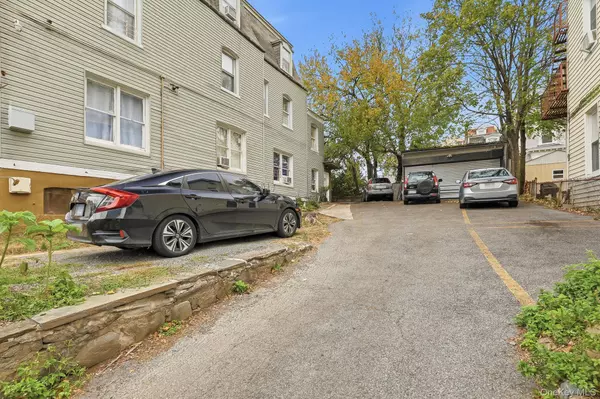 Yonkers, NY 10705,45-47 Highland AVE