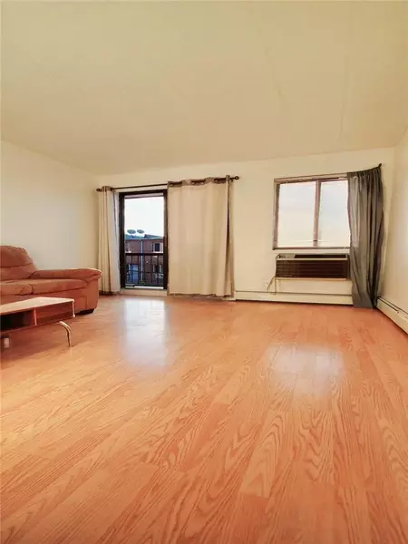 41-28 71st ST #2C, Flushing, NY 11377