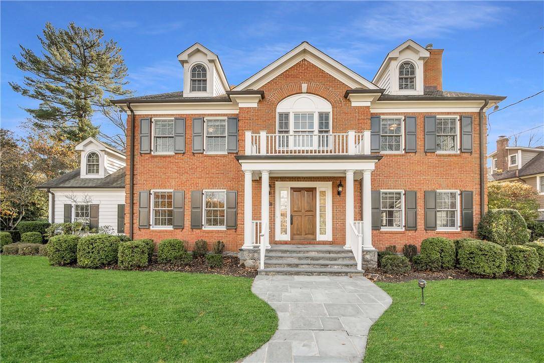 10 Autenrieth RD, Scarsdale, NY 10583