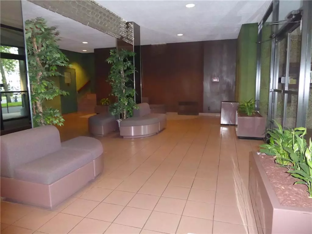 Port Chester, NY 10573,360 Westchester AVE #315