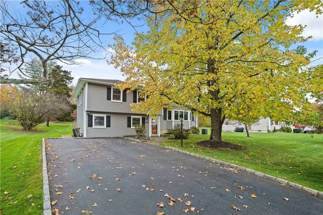 Yorktown Heights, NY 10598,1341 Walter RD