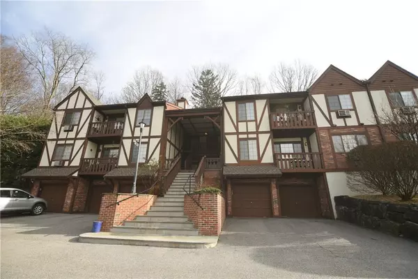 Mount Kisco, NY 10549,108 Foxwood CIR