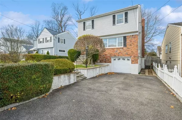 141 Windermere DR, Yonkers, NY 10710