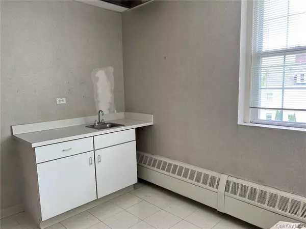 Peekskill, NY 10566,2 Stowe RD #15