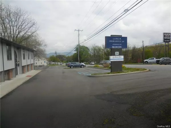 Newburgh, NY 12550,34 Route 17K