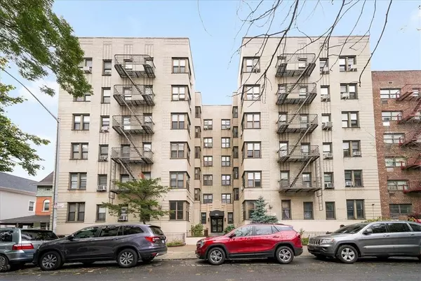 Bronx, NY 10458,2962 Decatur AVE #1C