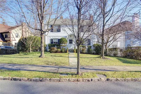 Bronxville, NY 10708,16 Parkview DR