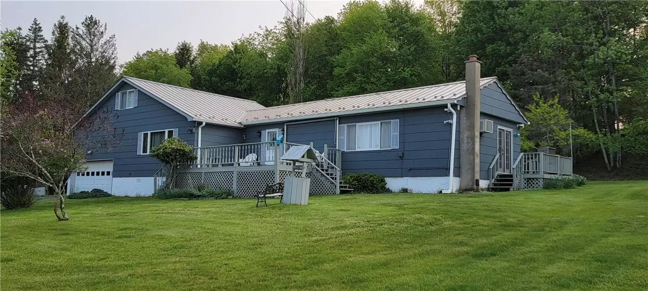 21 Hill ST, Beach Lake, PA 18405