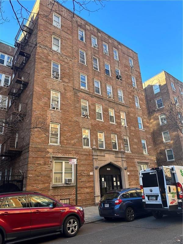 2081 CRUGER AVE #4O, Bronx, NY 10462