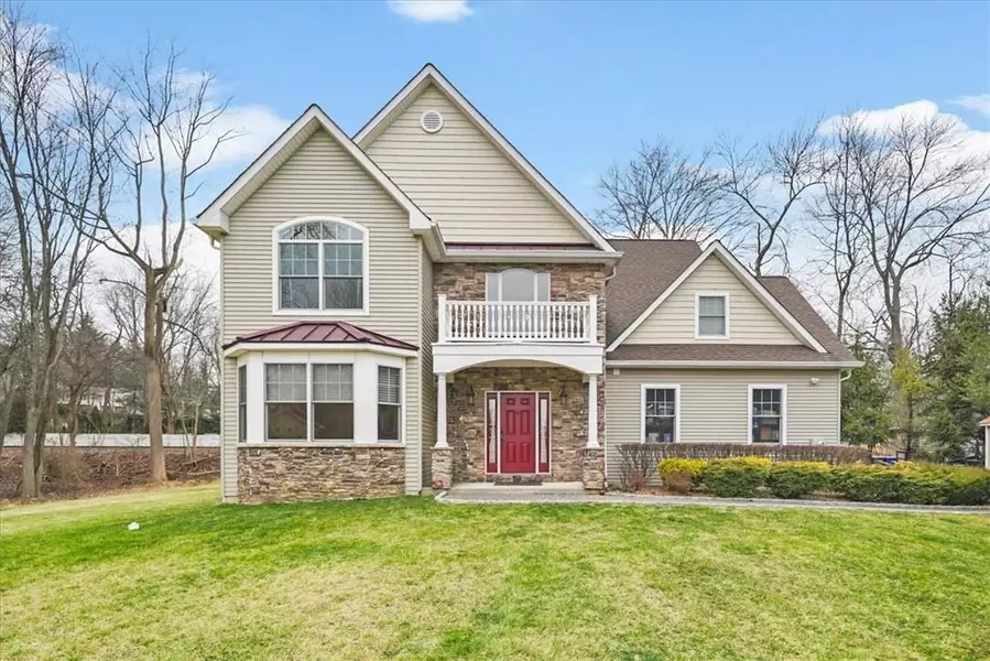 6 Heritage PL, Tappan, NY 10983