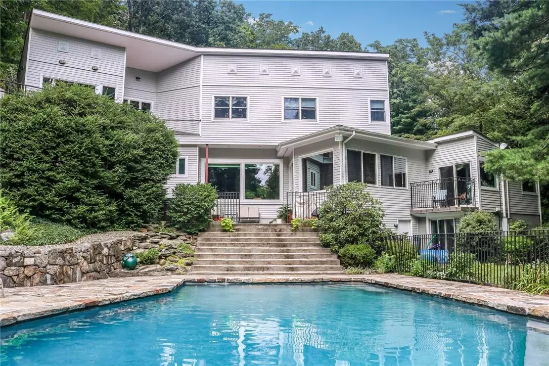 Chappaqua, NY 10514,15 Kerry LN